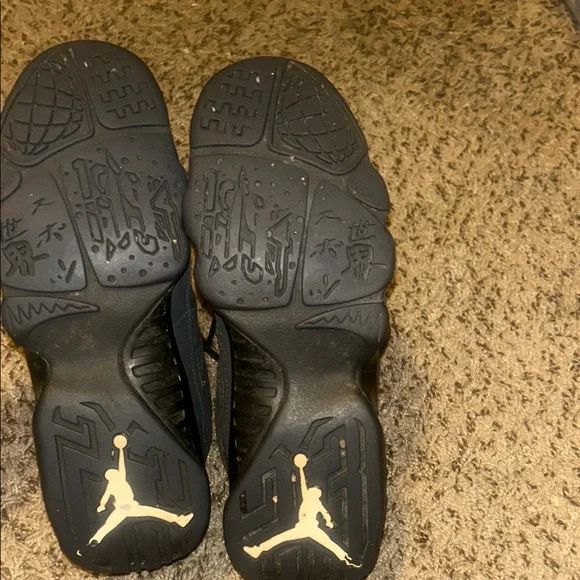 Jordan Kids Black and White Sneakers - Picture 4 of 5